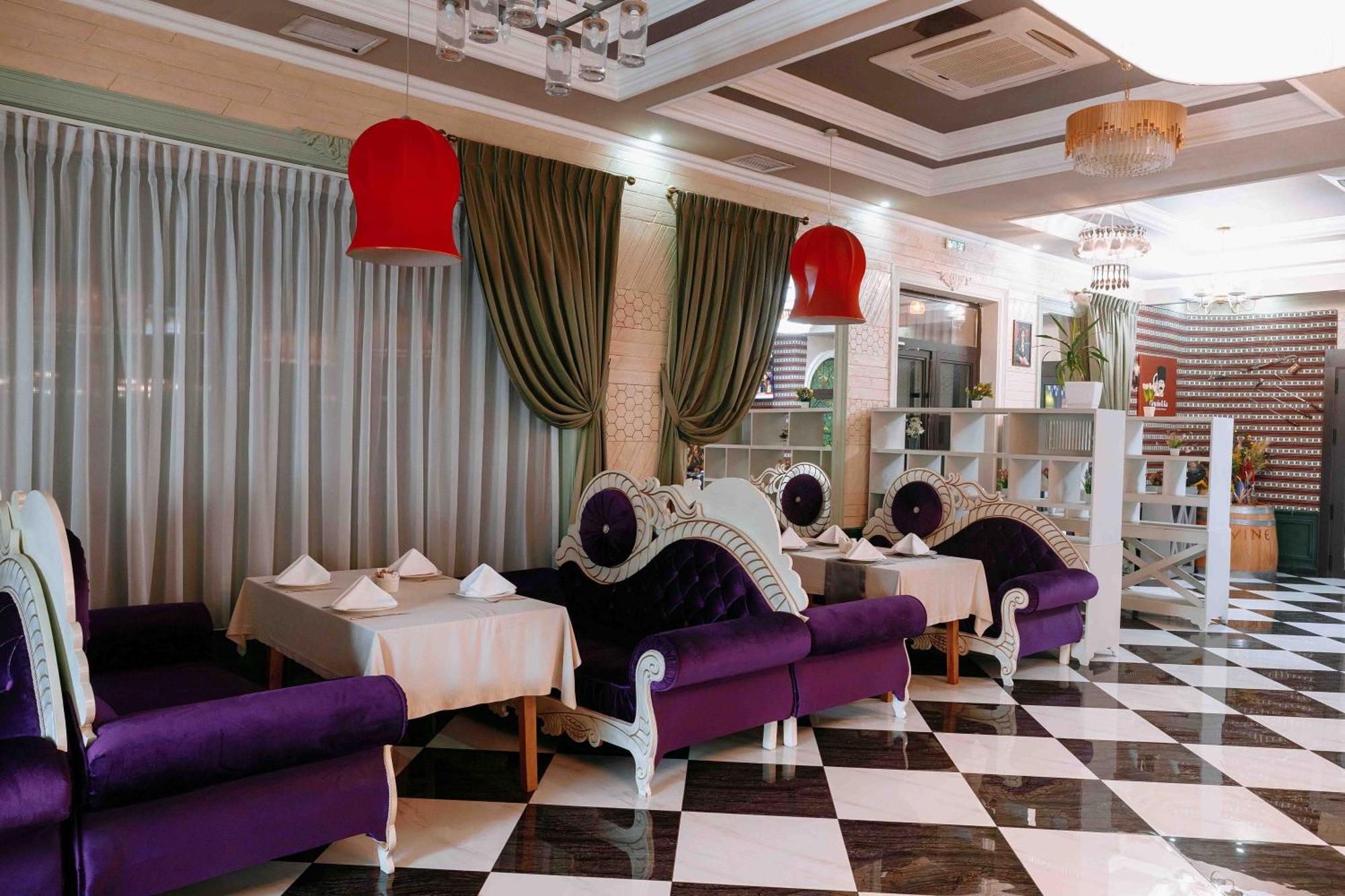Hotel Ramada By Wyndham Šymkent Exteriér fotografie