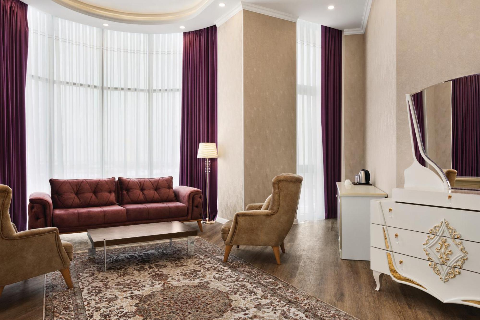 Hotel Ramada By Wyndham Šymkent Exteriér fotografie