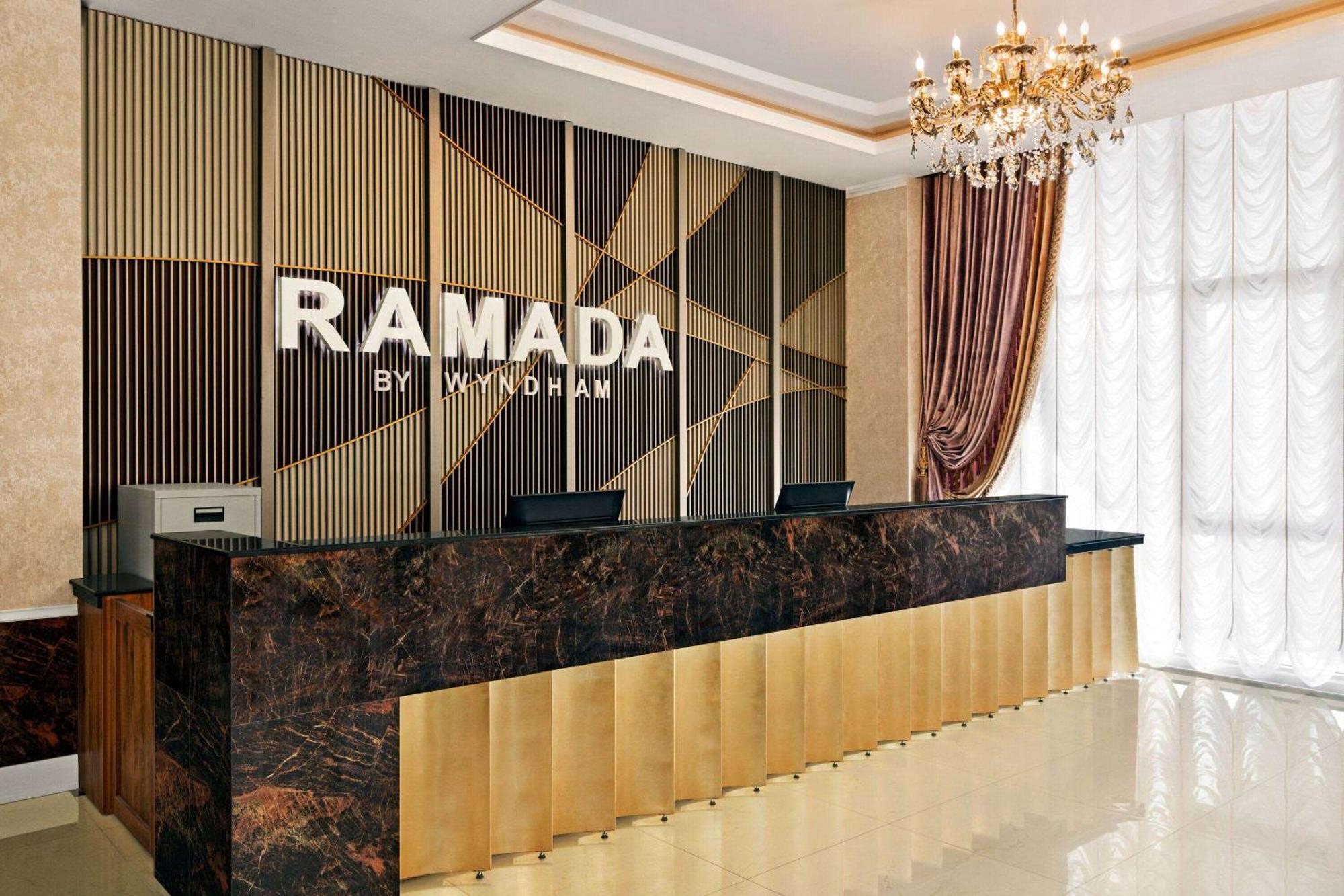 Hotel Ramada By Wyndham Šymkent Exteriér fotografie